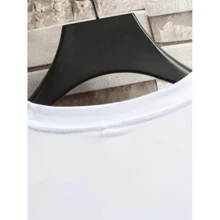 Camiseta Básica Astronauta Surfando (FRENTE) Masculina Feminina Algodão Camisa Costura Reforçada Unissex StreetWear