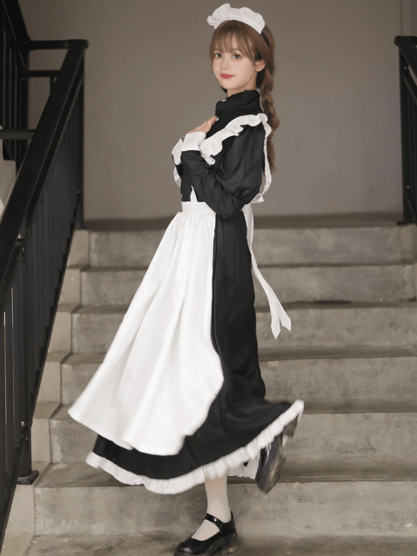 Women's Classic Maid Long Dress Black And White Apron Butler Role Playing Costume Uniform Halloween - Multicolor - View 1