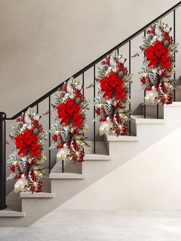 3Pcs 24inch Cordless Christmas Swags Prelit Teardrop Swag Christmas Staircase Decorations Artificial Stairs Christmas Garland With LED Lights Rustic Christmas Swag For Front Door Wall Window Stair Home Decor Gift, Garland With Bow, Balls, Stair Railing Wall Window Xmas Decor Party Birthday Decor