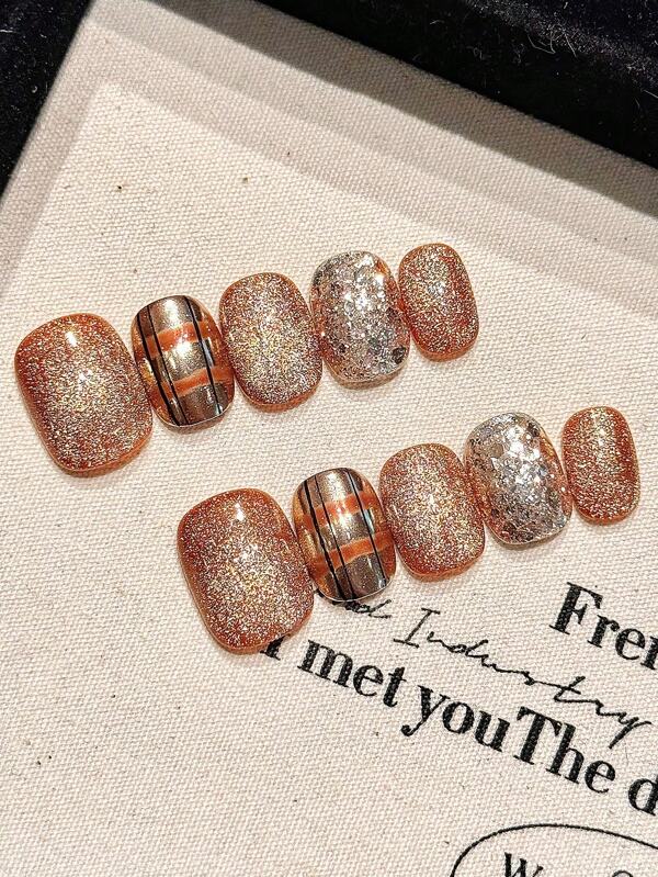 10 peças Curtas Ovais, Olho de Gato Marrom Puro Unhas Press On Feitas à Mão, Retro Bonito Outono Inverno Glitter Dourado Lantejoulas Design Xadrez, Maillard Cor Xadrez Cobertura Total Unhas Postiças. Adequado para Festa, Dança, Quatro Estações, Uso Diário, Estudantes. Reutilizável, Incluindo 1 Cola de Geléia, 1 Lixa de Unha. Suprimentos para Arte de Unhas Postiças