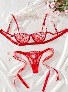 Nuevo conjunto de lencería sexy para mujer, sujetador rojo, sujetador acolchado con bordado de corazón de malla y tanga, 2 piezas de ropa interior romántica para pareja, dormitorio, San Valentín, sujetador ultrafino