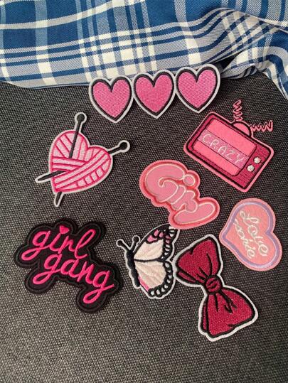 1 套 3/8 件粉色系列刺绣补丁卡通粉色涤纶熨烫补丁缝制蝴蝶结爱心电视蝴蝶女孩英文字母 DIY 装饰配件适用于背包、牛仔裤、夹克、T 恤、帽子、连衣裙等