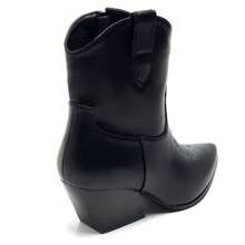 botte de cowboy dotée d'un bout carré