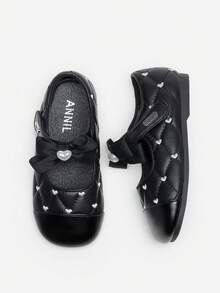 Annil 女童公主鞋，儿童漆皮软底时尚小女孩银色平底鞋，带蝴蝶结和心形图案，舒适柔软透气平底凉鞋，适合休闲穿着和百搭搭配 - 黑色 - 查看 3