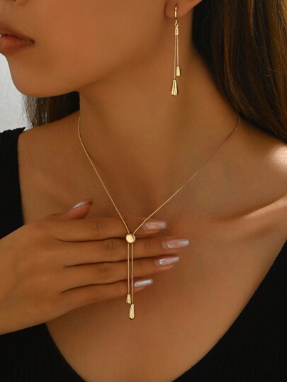 Juego de 2 piezas de joyería de moda dorada: Incluye 1 collar de cadena de hueso de serpiente con colgante de gota de agua de longitud ajustable y 1 par de pendientes a juego de cadena de hueso de serpiente y gota de agua, adecuados para vestidos de fiesta y uso diario, diseño minimalista y elegante