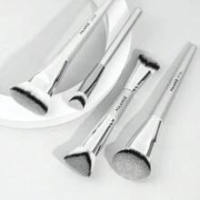 4pcs Professional Facial Makeup Brush Set,With Foundation Brush,Blush Brush,Loose Powder Brush, Concealer Brush,Double-Ended Nose Shadow Highlight Brush,Makeup Tools With Soft Fiber For Easy To Carrying,Brush For Travel. - Silver - View 5