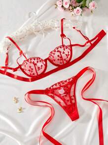 Nuevo conjunto de lencería sexy para mujer, sujetador rojo, sujetador acolchado con bordado de corazón de malla y tanga, 2 piezas de ropa interior romántica para pareja, dormitorio, San Valentín, sujetador ultrafino