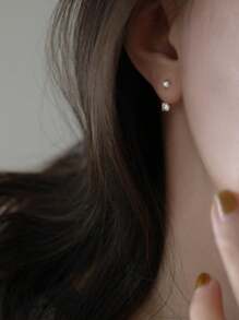 1 对 S925 纯银锆石蘑菇耳钉，可爱小巧，送给朋友和周年纪念的礼物