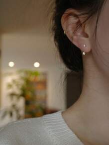 1 对 S925 纯银锆石蘑菇耳钉，可爱小巧，送给朋友和周年纪念的礼物