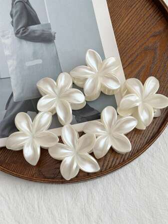 Set de 6 pinzas de pelo de acrílico minimalistas y grandes con flores, elegantes clips de pelo con perlas falsas blancas, adecuados para el estilo de vacaciones, pinzas de pelo, accesorios de pelo con perlas para el otoño y el invierno