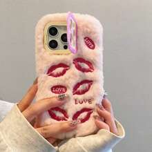 Nuova custodia per telefono antiurto invernale monocolore + 7 pezzi di labbra di peluche rosse + supporto per lenti + set completo di custodie per telefono, compatibile con iPhone 16, iPhone 16 Pro, iPhone 16 Plus, iPhone 16 Pro Max, iPhone 15, iPhone 15 Pro Max, 12 Pro Max, 13 Pro Max, 14 Pro Max, 13, 14, 11, 12 Pro, 14, S22 Ultra, A53, S23 Ultra, S24, S23, ecc. - Rosa - Visualizzare 12