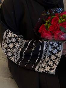 1 chiếc Abaya thanh lịch, giản dị, chất liệu polyester, màu trơn, thoáng khí, ôm dáng, thêu họa tiết thời trang, phù hợp cho nữ mặc hàng ngày vào mùa xuân, hè và thu. - Nhiều màu - Xem 2