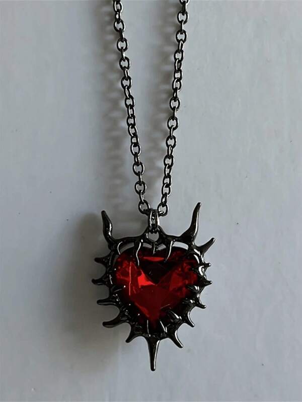 1 件哥特式复古枪和黑刺红宝石心形吊坠项链，适合男女日常、派对和聚会佩戴