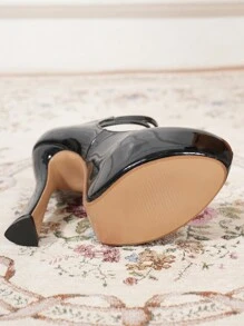 2024 Europees Amerikaans Nieuwe Schoenen Laatste Hoge Hak Waterdichte Platform Damesschoenen, Podium Show Catwalk, Prestaties Plus Size Hoge Hakken 13.5CM Sexy Feest Banket Outfit, Verkrijgbaar In Zwart, Rood, Wit, Kleurrijk Tot Maat 45