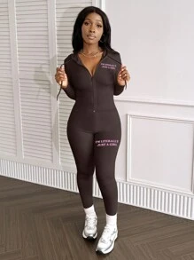 LovelyWholesale Bộ đồ thể thao nữ gồm áo khoác dài tay có mũ, in chữ, khóa kéo và quần bó sát, thích hợp mặc mùa xuân. - màu nâu - Xem 2