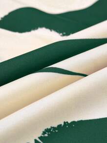 Vestido de manga corta con cuello en V, estampado total y envolvente cruzado en talla grande (Patrón floral aleatorio) para verano