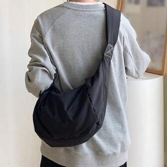 1 st. Casual Nylon Axelremsväska, Stor Kapacitet Mångsidig Messengerväska, Gatustil Herrväska Slingväska Axelremsväska Jul Vinter Julklappar Sidoväska Axelremsväska Laptoppresenter Thanksgiving Höst Resa Semester Toteväska Ryggväska Vandring Student Multifunktionell Utomhus Bärbar Modern Casual Semester Roliga Presenter Väskor Sommar Tillbaka Till Skolan Väska Pack Vår Skolmaterial Slingväska Slingväska Sidoväskor För Studenter Mode Herrväskor Canvas Toteväska