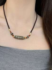 1 Stück europäischer und amerikanischer bohemian Stil Nachahmung Achat Edelstein Neun-Augen Sechs-Augen Gott des Reichtums Dzi Bead Anhänger Halskette. Modische Schlüsselbein-Kette für Paar. Luxuriöse, retroaktive, universell einsetzbare dekorative Kette. Geeignet als Geschenk für Paar zum Datenight.