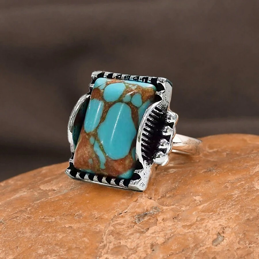 (عرق الحجر الرئيسي عشوائي) خاتم نسائي فاخر وأنيق من الفيروز ذو حجر رئيسي مربع، يكشف عن شخصية كريمة ولائقة، مثالي للخطوبة والزفاف وحفلات المجوهرات