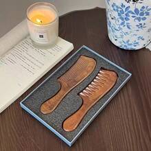 2 Gói Lược gỗ nguyên khối hai mặt đóng hộp quà tặng, Lược răng thưa và lược răng mịn dùng để cắt tóc và tạo kiểu tóc, Hộp quà tặng sang trọng, Cao cấp thanh lịch, Quà tặng hoàn hảo, Thích hợp cho Lễ Tạ ơn, Quà tặng Giáng sinh, Lược tạo kiểu tại nhà, Trở lại trường, Vật dụng thiết yếu khi đi du lịch, Phụ kiện tóc cho nữ, Lược, Lược chải tóc, Lược chải tóc, Lược chải tóc, Lược chải tóc, Lược gỡ rối, Lược bóng, Lược chải tóc mini, Bộ lược chải tóc, Lược gỗ, Lược, Lược chải tóc, Lược chải tóc, Lược chải tóc, Lược chải tóc, Bộ lược chải tóc, Lược chải tóc, Lược chải tóc mini, Lược gỡ rối, Sản phẩm chăm sóc tóc, Dụng cụ làm tóc, Đồ dùng cho tóc, Chăm sóc tóc, Lược chải tóc xoăn, Thợ cắt tóc, Phụ kiện thợ cắt tóc, Thiết bị làm tóc, Vật dụng thiết yếu khi đi du lịch, Vật dụng thiết yếu khi đi du lịch, Kiểu tóc, Làm tóc - Nhiều màu - Xem 4