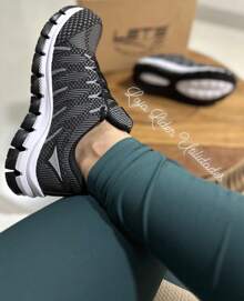 MEN'S AND WOMEN'S TENNIS SHOES FOR WALKING AND GYM - Black and White - View 3