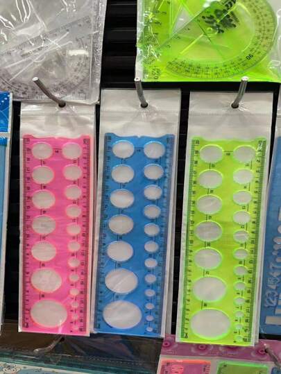 19-Hole Geometry Circle Drawing Template Ruler, Round Hole Ruler Circle Template For Students Geometry Drawing Arts & Crafts Tool Back To School