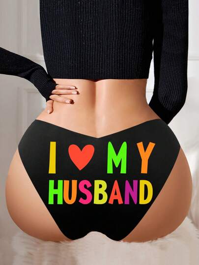 女士性感透气黑色丁字裤，背面印有“我爱我的丈夫”心形和字母图案