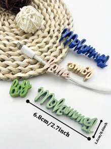 1 Piastra con nome personalizzata 3D per stazione di ricarica, regalo unico e personalizzato adatto a ogni occasione, portatile, colore casuale e in contrasto, lettere in inglese, elegante e pratico, custodia protettiva per prevenire rotture, cover in silicone anti-crepe per proteggere la ricarica, compatibile con cavi di ricarica per , , organizer per cavi per ufficio, compatibile con , iPad, accessori elettronici - Multicolore - Visualizzare 2