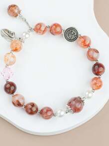 VE 1 chiếc Vòng tay hạt nhựa đỏ tự nhiên chất lượng cao, chứa đựng sự đam mê và may mắn. Kết cấu hoa nhựa độc đáo giống như ngọn lửa nhấp nháy, thể hiện gu thẩm mỹ và sức sống đặc biệt của người đeo. Không chỉ thanh lịch và thời trang, mà còn là bùa may mắn mang lại sự thịnh vượng, thêm chút tươi sáng cho cuộc sống. Màu trang sức ngẫu nhiên. - Xem 4