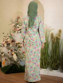 马来服装 Baju Kurung，女士朴素花卉随机印花圆领长袖上衣和直筒长裙套装