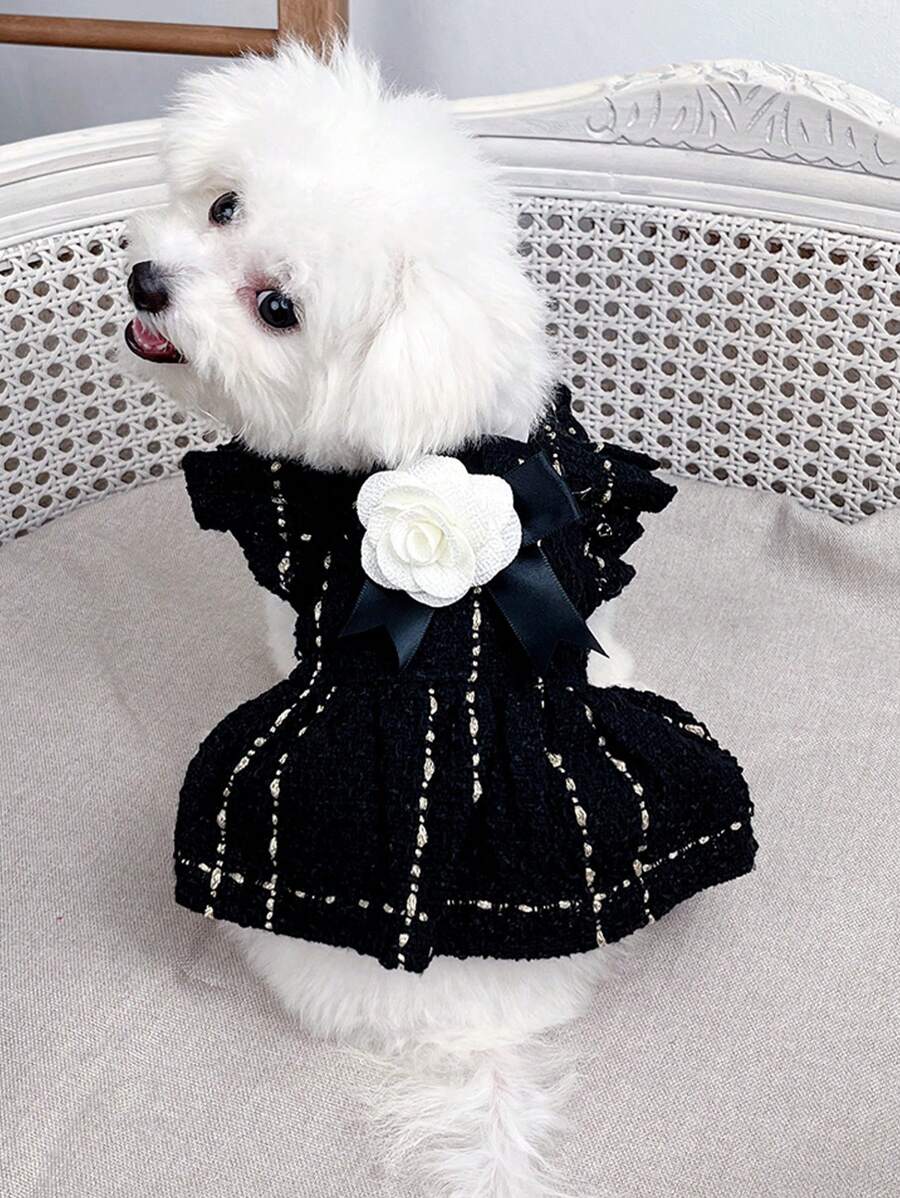 1 件带 3D 花卉装饰的宠物格子连衣裙 - 彩色 - 查看 1