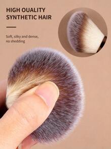 MAANGE 1支专业长毛咖啡棕色圆筒遮瑕刷，带纸盒包装，柔软亲肤，方便携带，是旅行的理想之选。送给女性和女孩的礼物，可用于粉底、遮瑕、腮红、修容、古铜粉、散粉等多种用途。