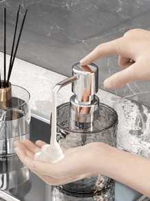 1 pieza Botella de loción y botella espumosa para champú, gel de ducha, acondicionador, jabón líquido, 300ml/400ml Botella de plástico gris y blanco con ondas de agua recargable y vacía, artículos de tocador de baño, fácil de limpiar y usar, decoración de otoño para el hogar, de vuelta a la escuela