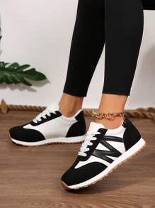 Plus Size Women Comfy Round Toe Faux Leather Colorblock Lace-Up Sneakers, Suitable For Spring And Autumn