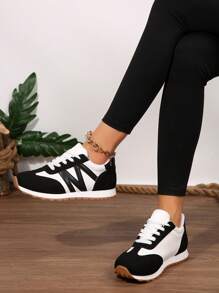 Plus Size Women Comfy Round Toe Faux Leather Colorblock Lace-Up Sneakers, Suitable For Spring And Autumn