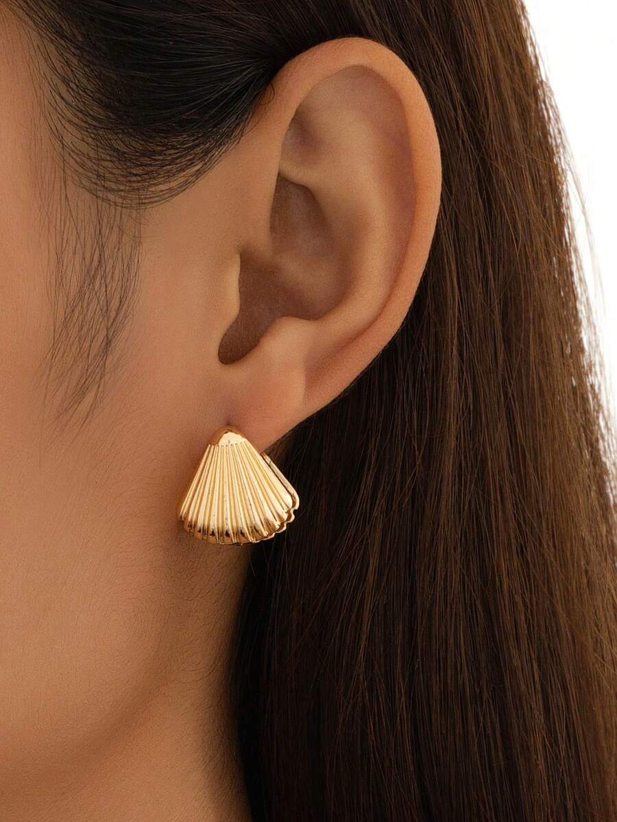 1 Pair Daily Commute Style Vertical Stripe Shell Earrings With Scallop Decoration Hoop Earrings Suitable For Women Shopping Gift For Best Friend - Earrings - View 1