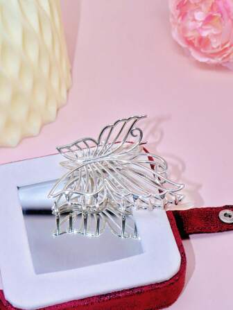 1pc Women's Silver Metal Hollow Butterfly Hair Clip Simple & Fashionable Hair Jaw Claw Hair Claw For School, College & Daily Life