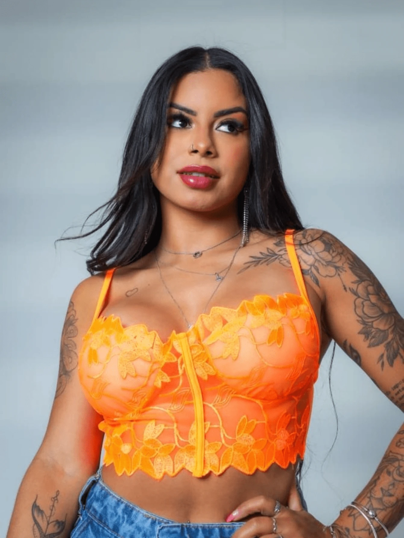 NEON WOMEN'S CROPPED TOP WITH LACE AND THIN STRAPS - trái cam - Xem 1