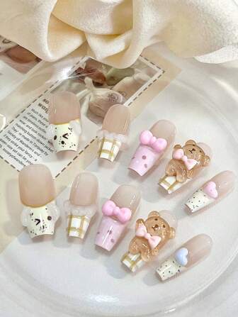 סט ציפורניים ליום ולנטיין, 10 יחידות ציפורניים ארוכות בצורת ארון קבורה, נושא חמוד וקריקטורי, דוב חום, פפיון ורוד, עיצוב צד צרפתי רומנטי, ניתן להסרה ושימוש חוזר, מתאים לנשים ובנות לבמה, נשף, מסיבה, כולל מדבקת ציפורניים ג'לי רול אחת ומדבקת ציפורניים להדפסה אחת