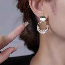 1 Đôi Hoa tai bông tuyết nhung mùa đông cho phụ nữ Thời trang thích hợp Hoa tai ngọc trai tinh tế Nhẹ nhàng sang trọng Cao cấp Hoa tai hình tròn kim cương Hoa tai cây thông Noel - Nhiều màu - Xem 8