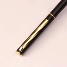 1 pezzo di penna a sfera in metallo fine, inchiostro nero, punta media da 1,0 mm e scrittura fluida, una piccola penna in metallo adatta per uomini e donne, divisa della polizia, ufficio e affari.