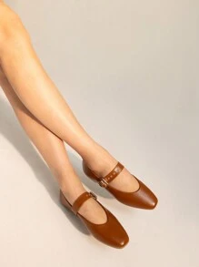 RevReaL Classic Mary Jane Flats With Buckle Strap