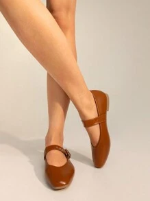 RevReaL Classic Mary Jane Flats With Buckle Strap