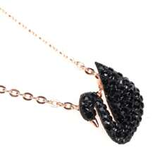 Swarovski 小号黑天鹅玫瑰金色项链吊坠 5204133 - 5204133 黑色 - 查看 2