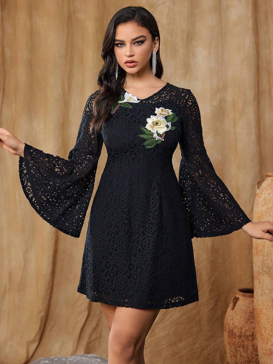 Robe mini femme à manches évasées en dentelle et brodée, robe de soirée semi-formelle à manches longues, élégante, convenant pour les anniversaires, les mariages, les remises de diplômes, les bals de promo et autres occasions - Noir - Voir 1