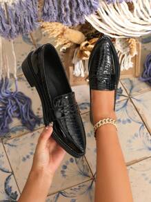 Mocassini in pelle dalla punta affusolata, sexy e alla moda, stile britannico versatile