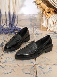 Mocassini in pelle dalla punta affusolata, sexy e alla moda, stile britannico versatile