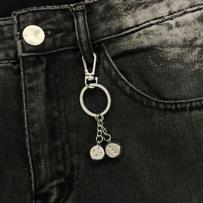 Zinc Alloy Dice Shaped Keychain & Waist Hanging Decor Accessory Summer, School Autumn-Winter Accessories Halloween Costume,Suitable For Teens, Youth,Men,Casual, Outdoor, Athletic, Vacation, Graduation Gifts, Birthday, Daily Wear