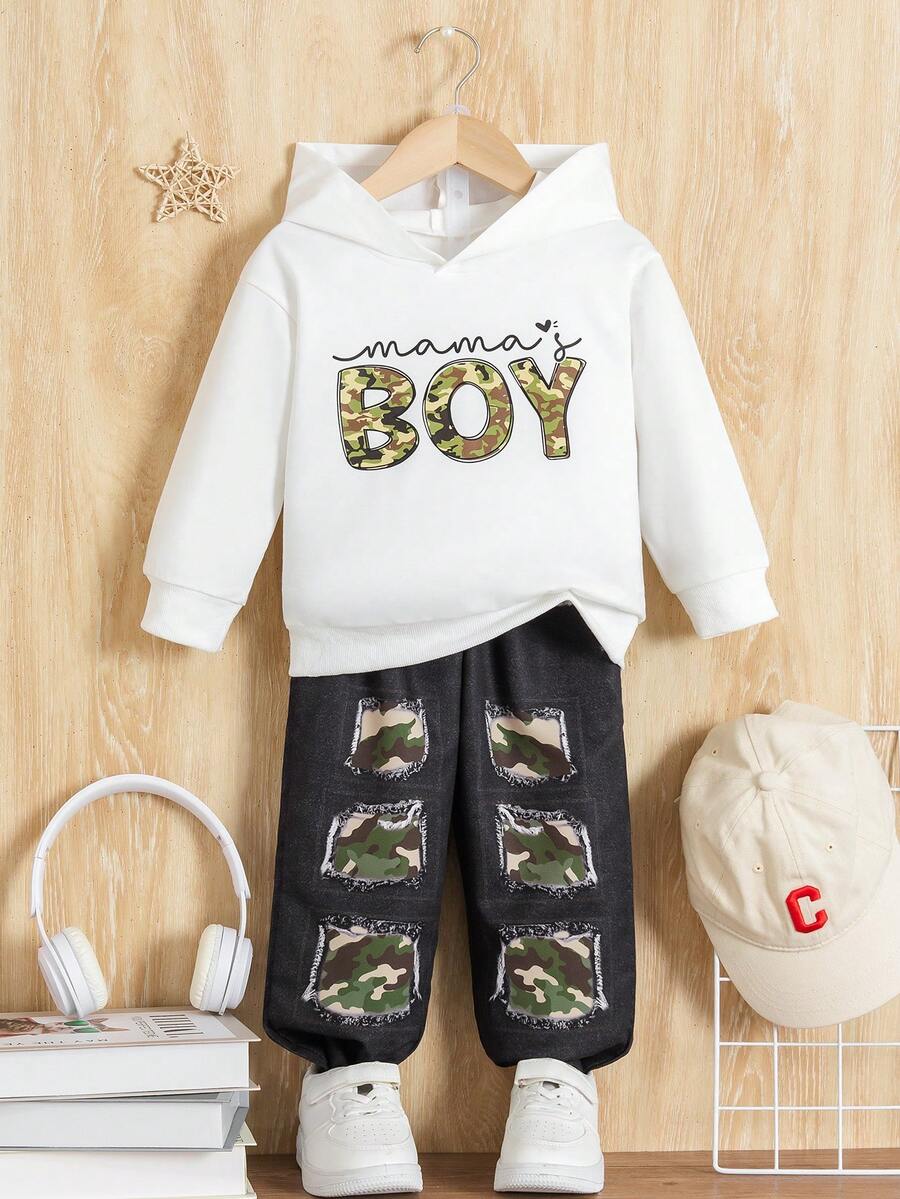 小男孩 2 件套服装：迷彩字母“Mama's Boy”连帽衫 + 拼布破洞迷彩裤 - 秋冬季儿童时尚必备单品 - 白色 - 查看 1