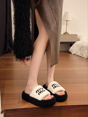 2025女式新款厚底毛绒拖鞋，适合户外穿着，秋冬，适合娇小女性的厚底一脚蹬拖鞋，鞋跟高度4厘米，适合室内/办公室穿着